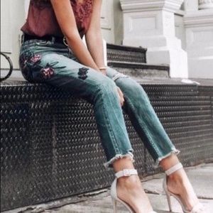 Abercrombie Annie High Rise Girlfriend Jeans NWT‎